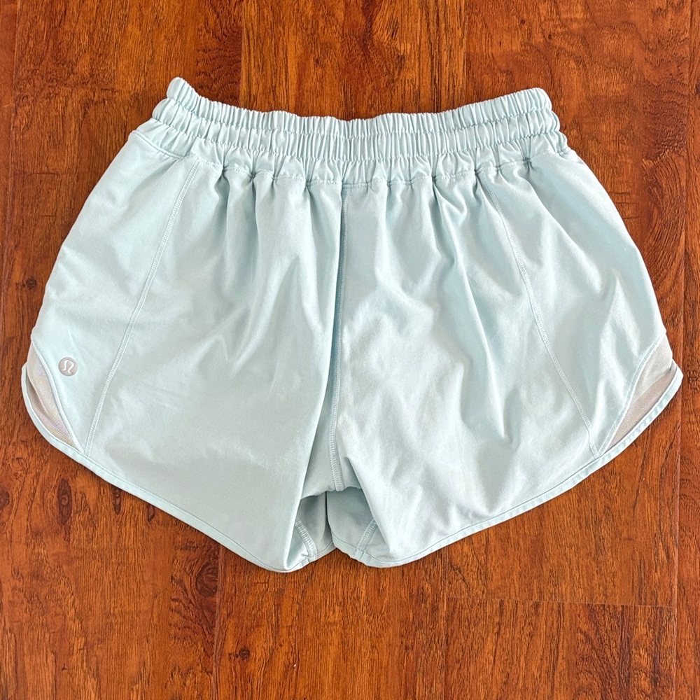 Lululemon 4” Low rise Hotty Hot Shorts. Size 4 Tall